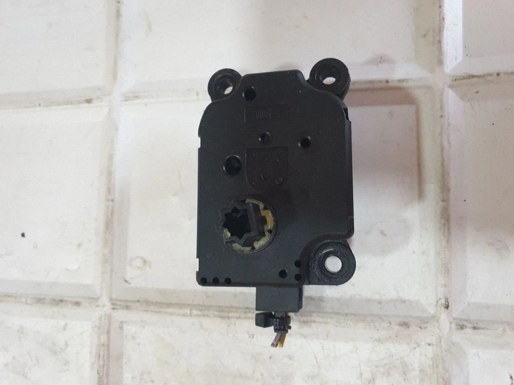 Air flap motor/actuator 3M5H19E616AB