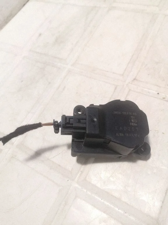Silniczek klapki nawiewu 3M5H19E616AB