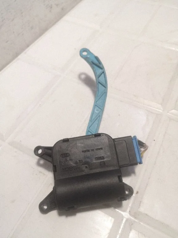 Air flap motor/actuator – Volkswagen Touran I (2003-2010)