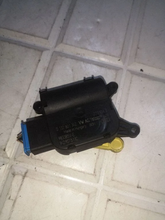 Air flap motor/actuator – Skoda Octavia Mk2 (1Z) (2004-2013)