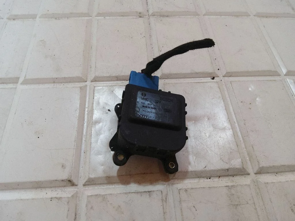 Air flap motor/actuator – Volkswagen Passat B5.5 (2001-2005)