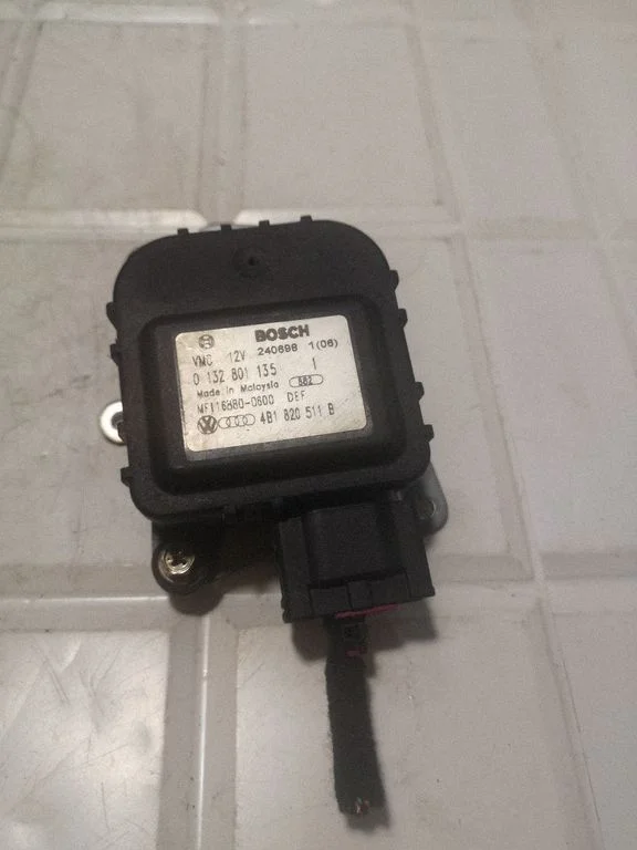 Air flap motor/actuator – Audi A6 Allroad C5 (1999-2005)