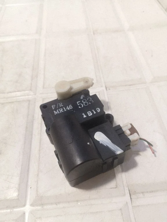 Air flap motor/actuator – Volvo S40, V40 (1995-2004)