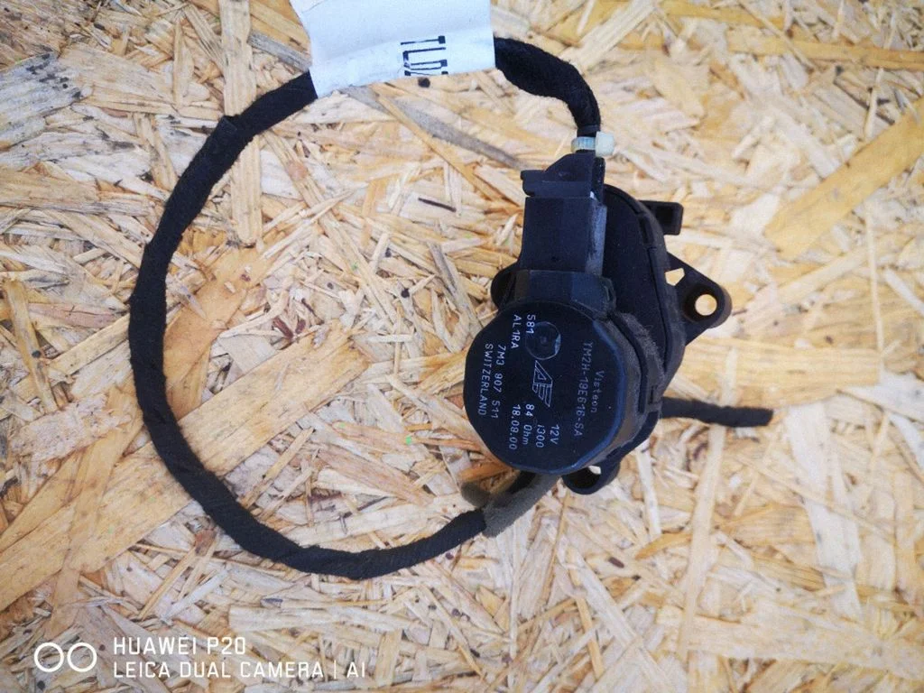 Õhuklapi mootor / ajam 7M3907511