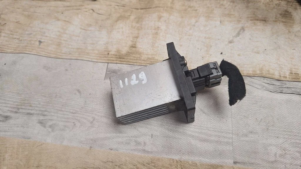 Heater blower motor/fan resistor