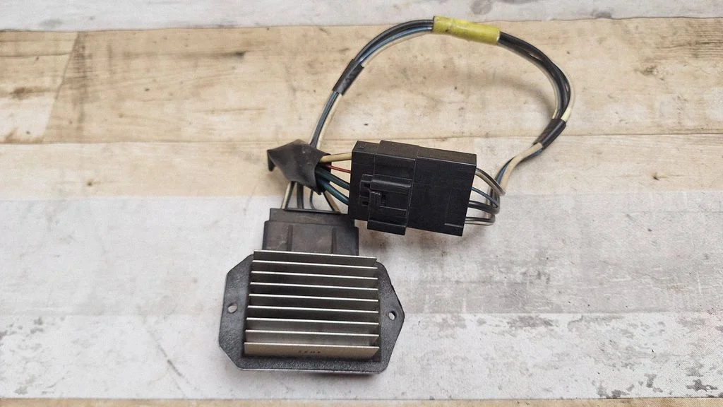 Krāsniņas ventilatora rezistors (reostats) 4993002121