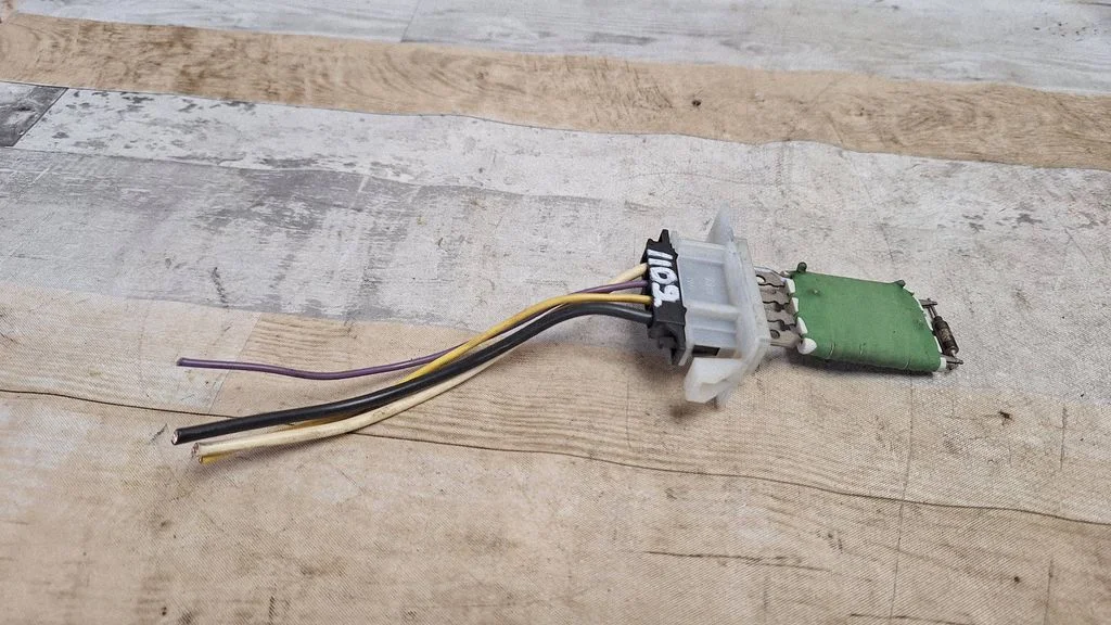 Krāsniņas ventilatora rezistors (reostats)