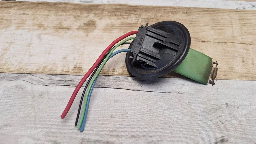 Heater blower motor/fan resistor