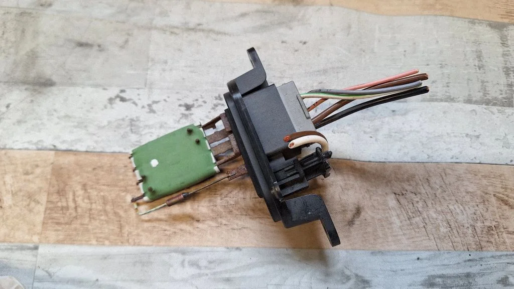 Heater blower motor/fan resistor