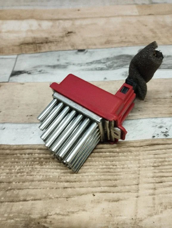 Heater blower motor/fan resistor 1J0907521