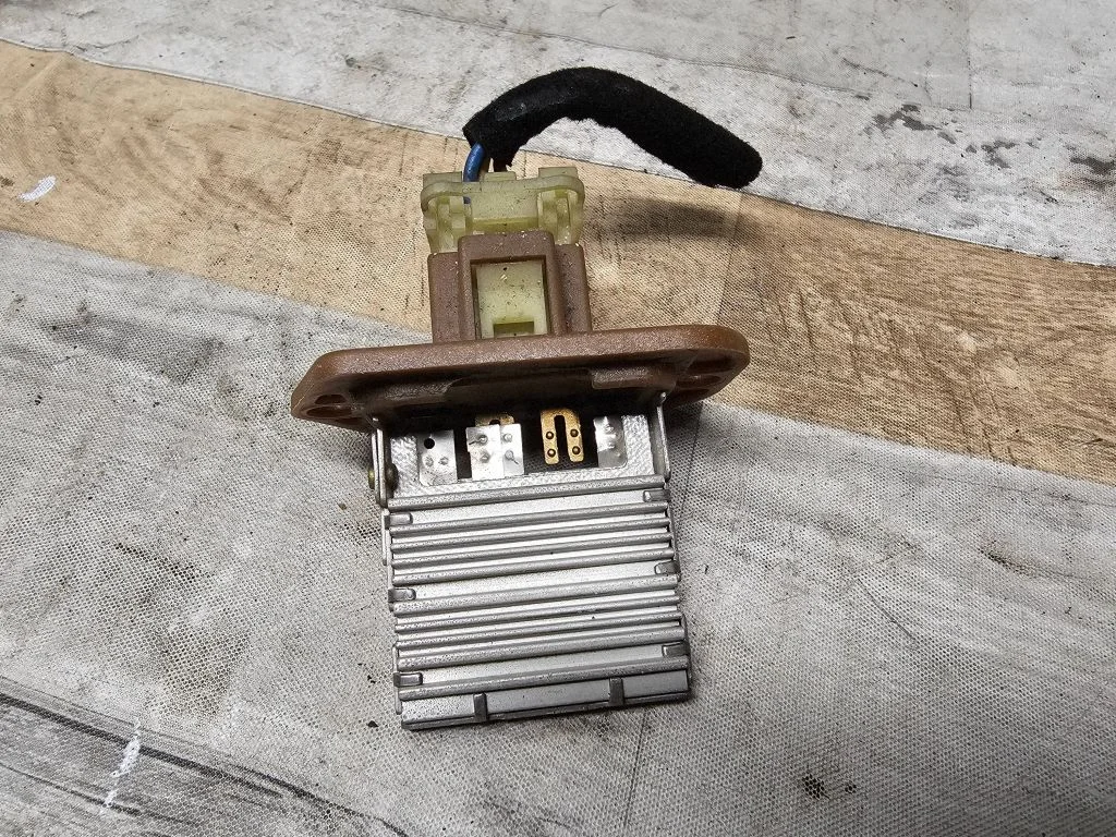 Heater blower motor/fan resistor