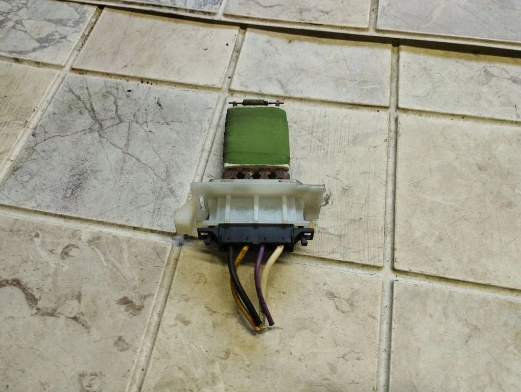 Heater blower motor/fan resistor – Citroen Berlingo (2003-2007)
