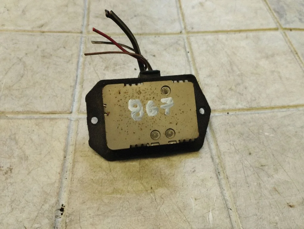 Heater blower motor/fan resistor 10C312