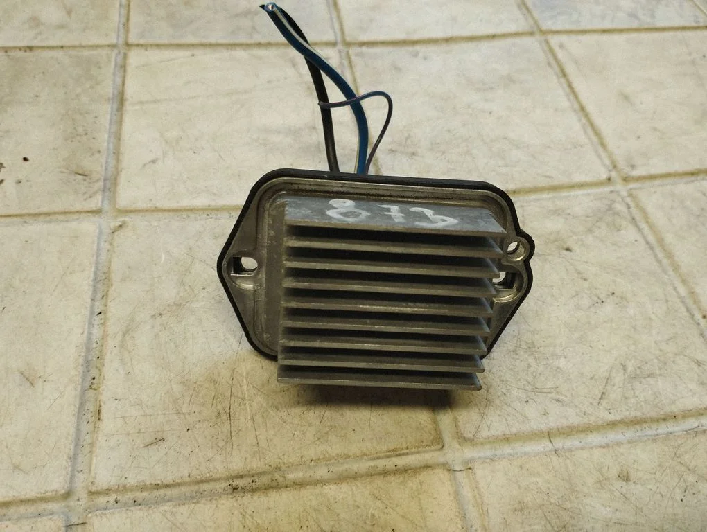 Heater blower motor/fan resistor PM010010B