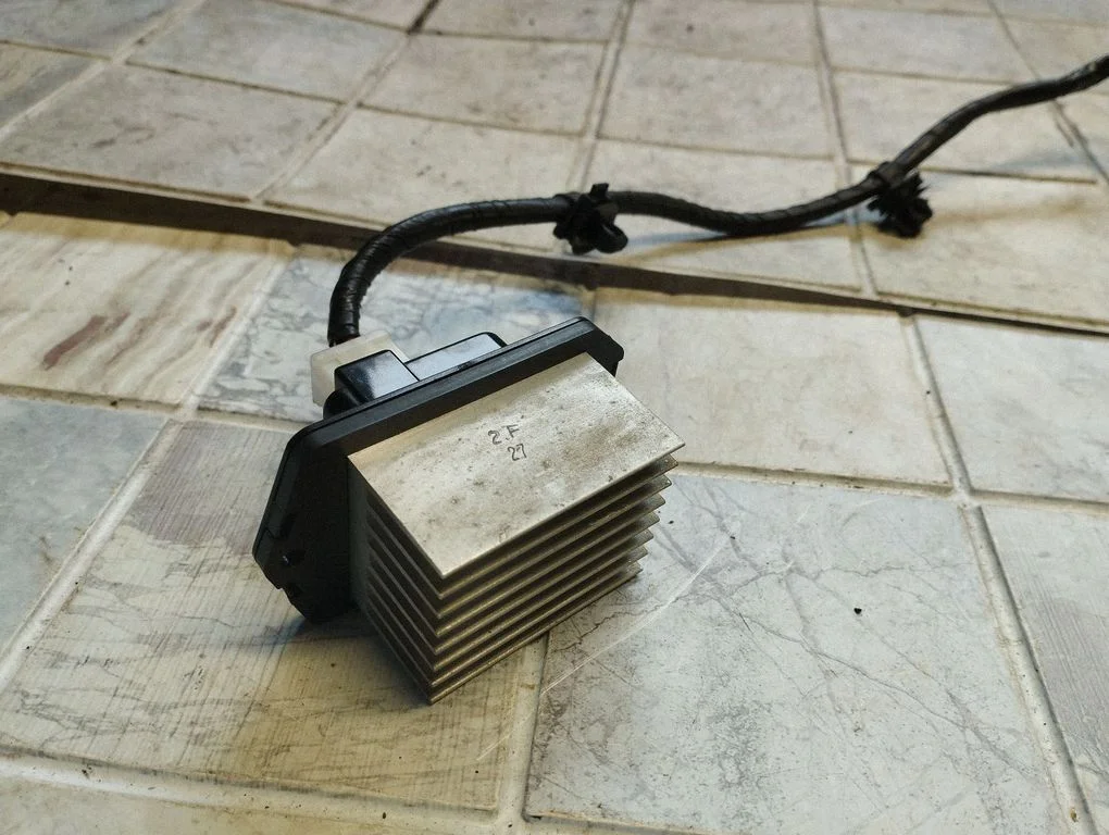 Heater blower motor/fan resistor