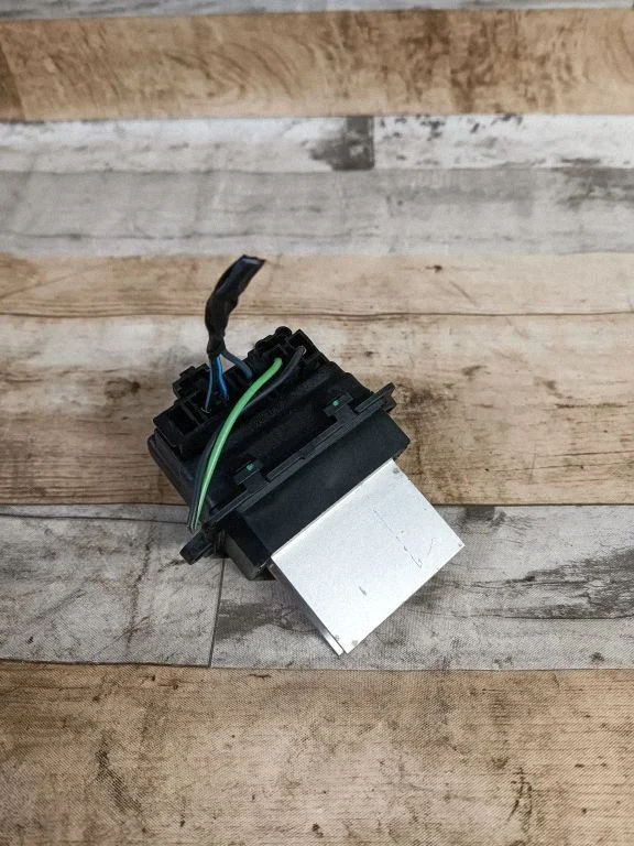 Heater blower motor/fan resistor 790834U
