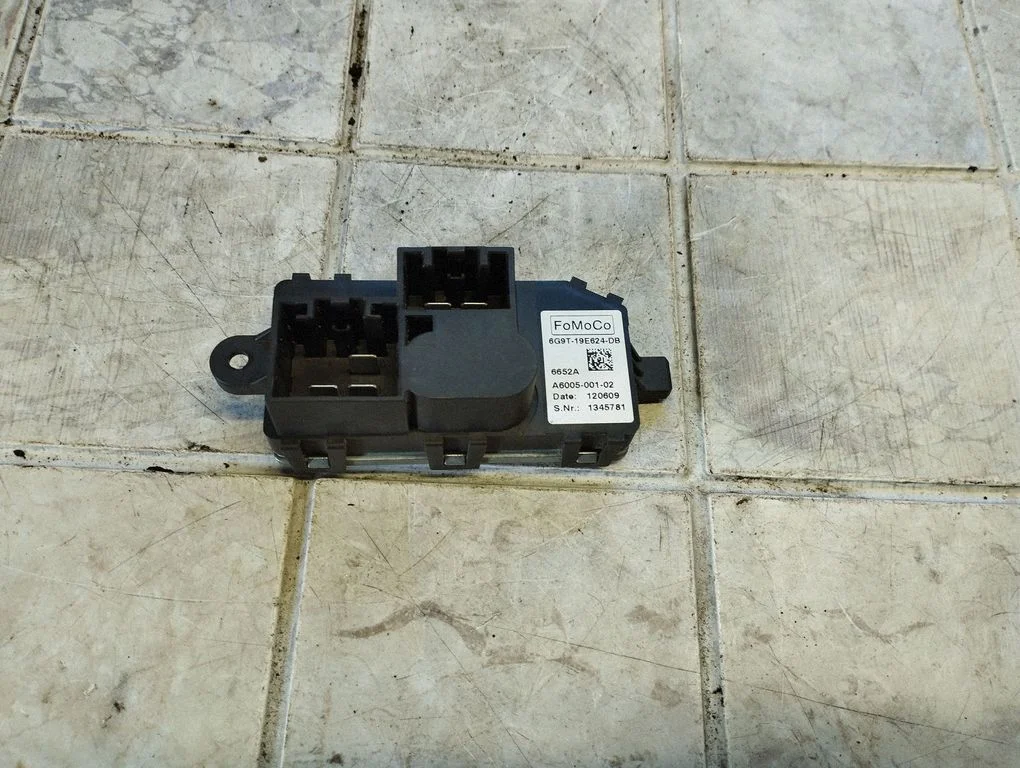Salongipuhuri takisti 6G9T19E624DB