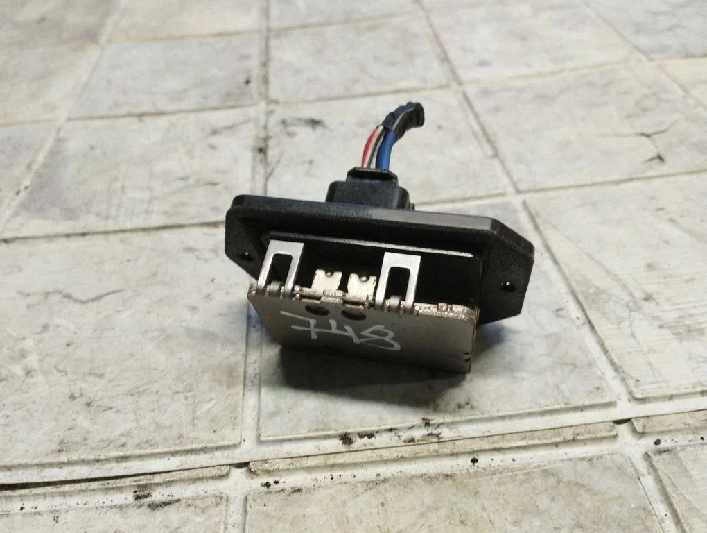 Heater blower motor/fan resistor