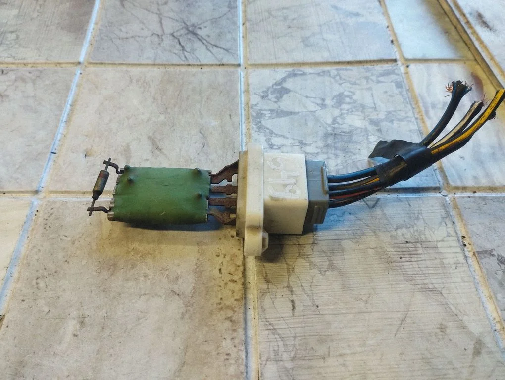 Heater blower motor/fan resistor