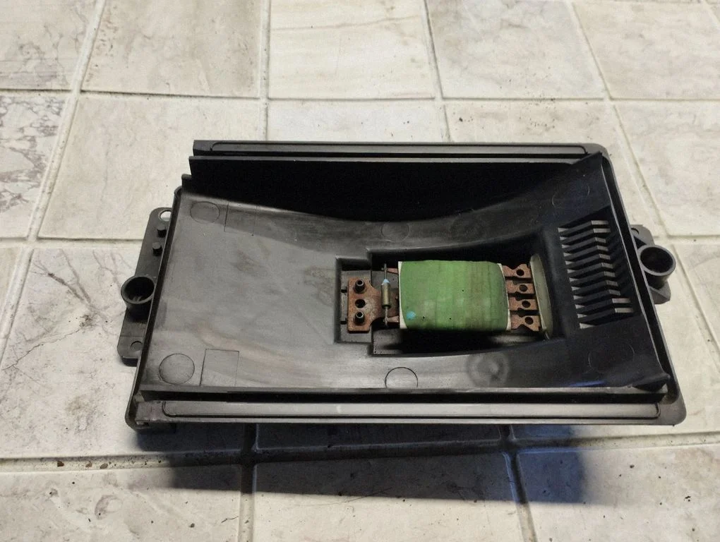Heater blower motor/fan resistor
