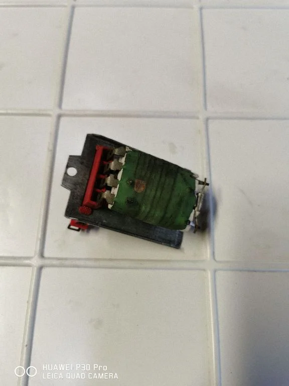 Heater blower motor/fan resistor 740245833F