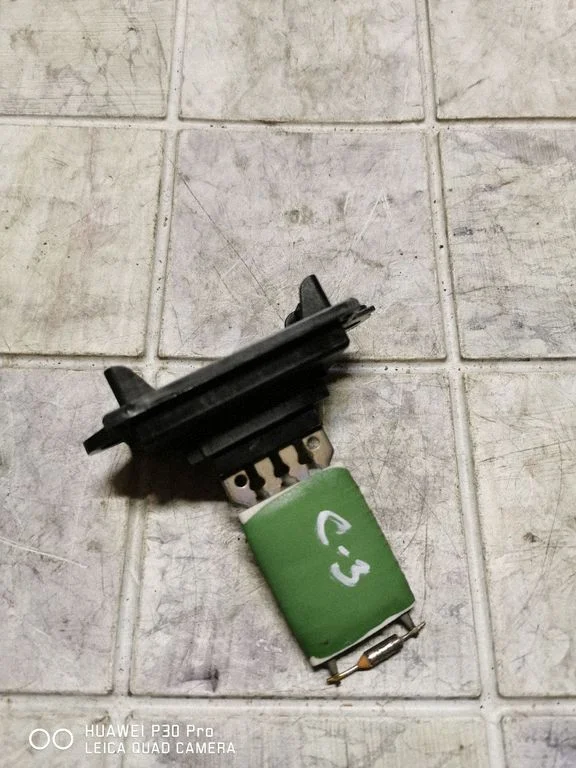 Heater blower motor/fan resistor 12631
