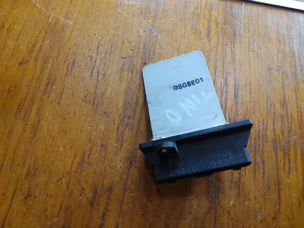 Heater blower motor/fan resistor – Nissan Almera N16 (2000-2010)