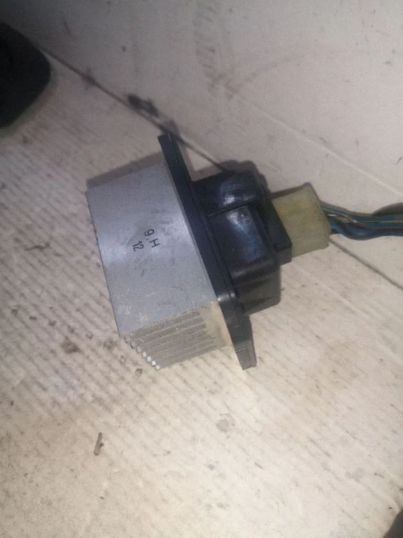 Heater blower motor/fan resistor – Honda CR-V (2002-2006)