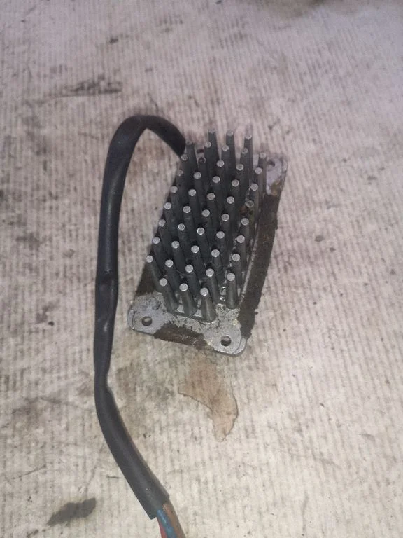 Heater blower motor/fan resistor 5DS00645502