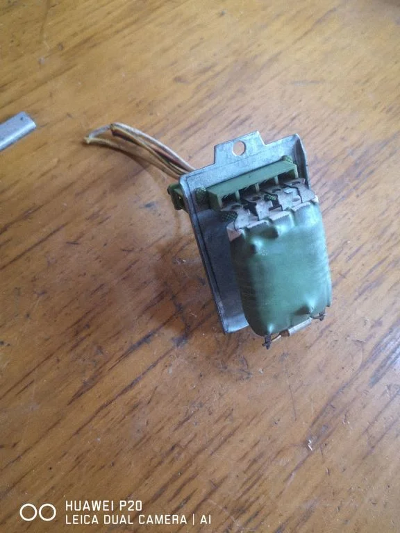 Heater blower motor/fan resistor – Ford Galaxy (1995-2000)