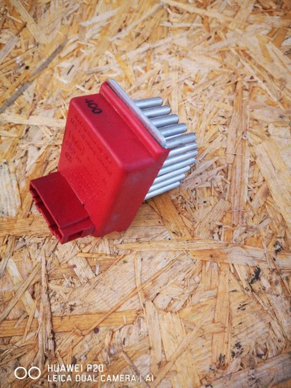 Krāsniņas ventilatora rezistors (reostats) 1J0907521