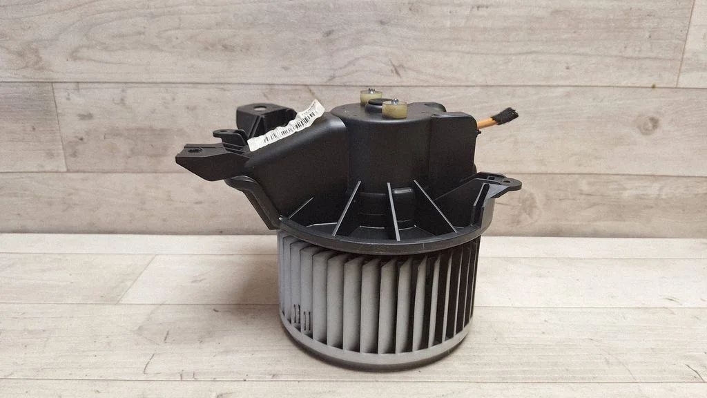 Heater fan/blower 13335075