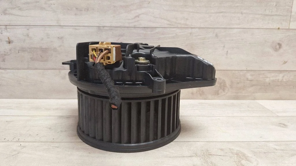 Heater fan/blower 8E1820021B