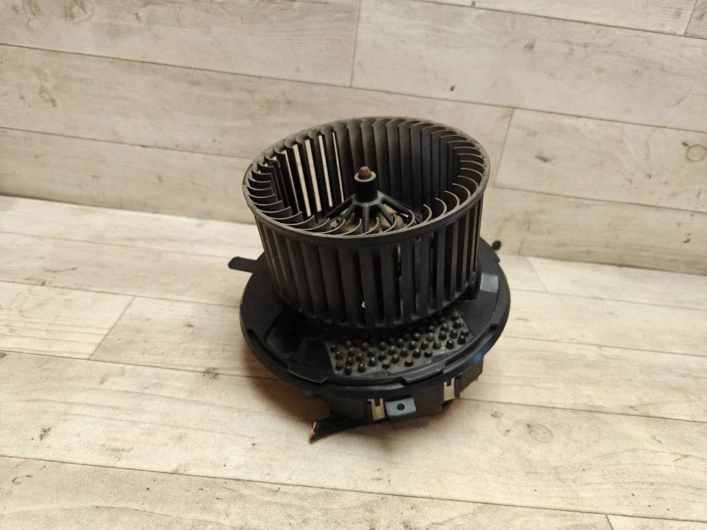 Heater fan/blower – Volkswagen Touran I (2003-2010)
