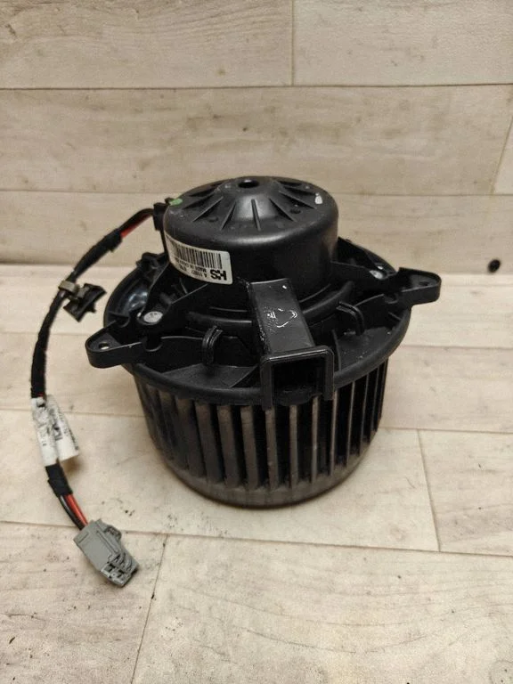 Krāsniņas ventilators/pūtējs – Opel Meriva B (2010-2016)
