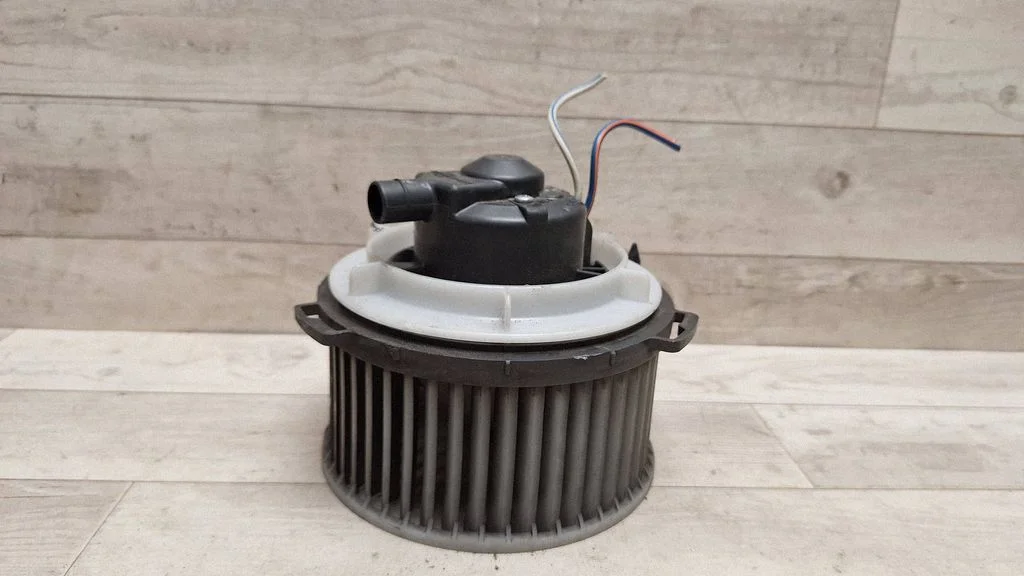 Heater fan/blower BN7N02