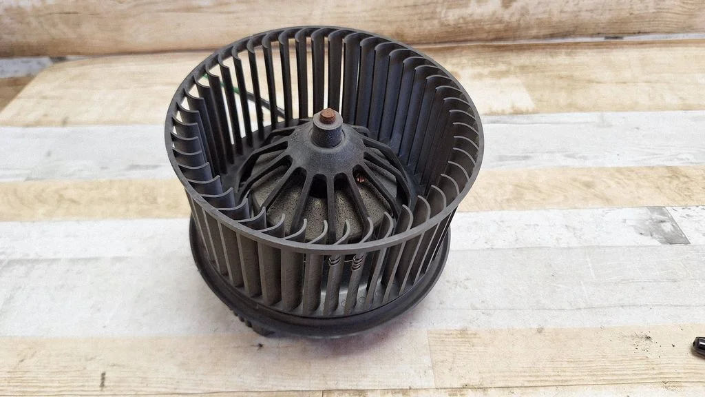 Heater fan/blower 4M5H18456CD – Volvo C30 (2007-2010)