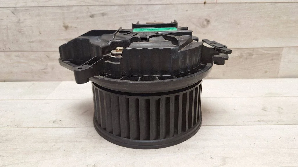Heater fan/blower – Audi A4 S4 B6 8E 8H (2001-2005)