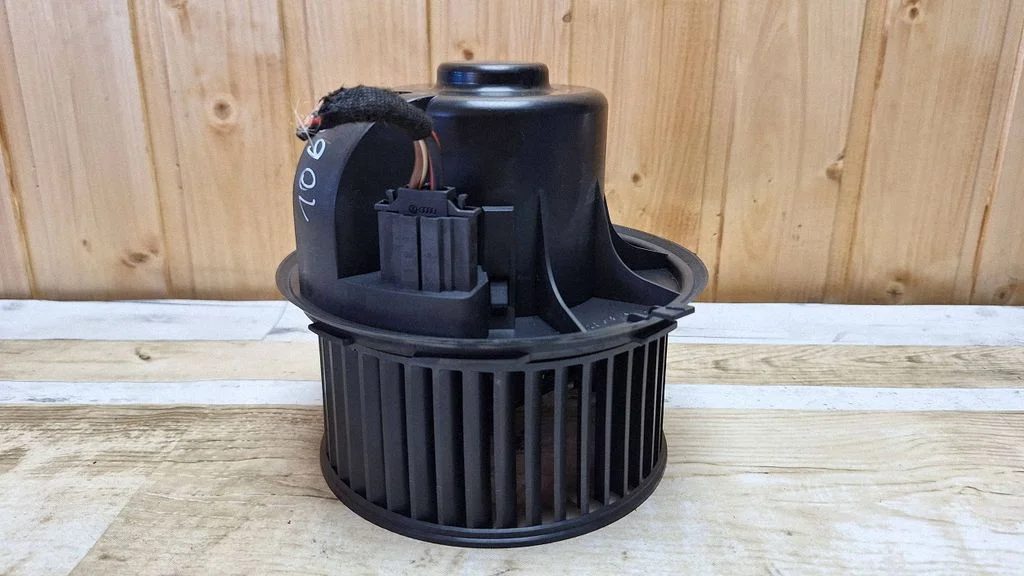 Heater fan/blower 7H1819021D