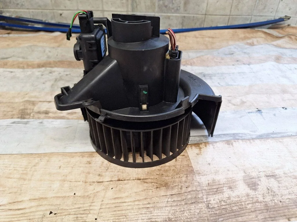 Krāsniņas ventilators/pūtējs 9002249