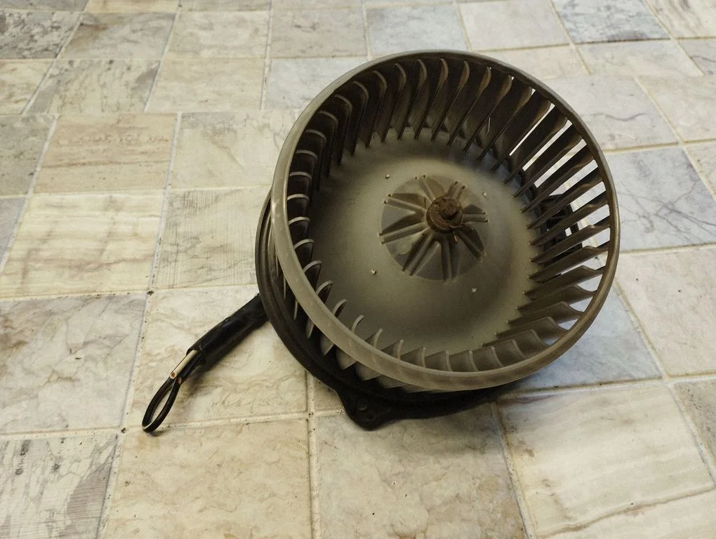 Heater fan/blower – Toyota Corolla Verso E121 (2001-2004)