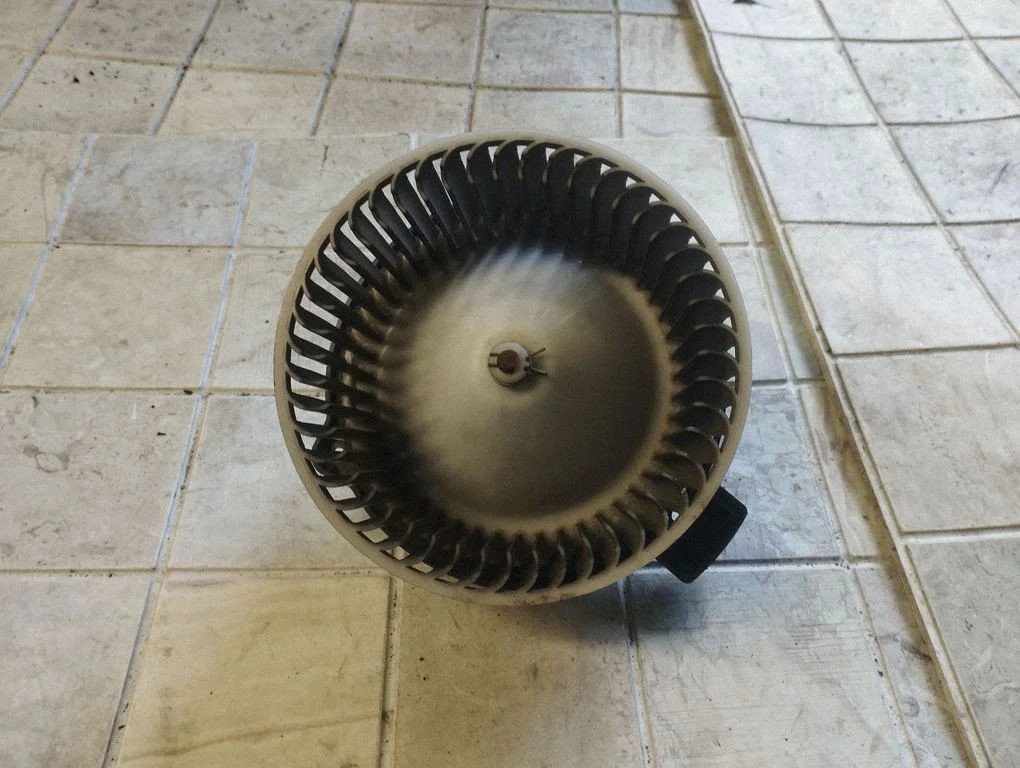 Heater fan/blower GJ6BA02