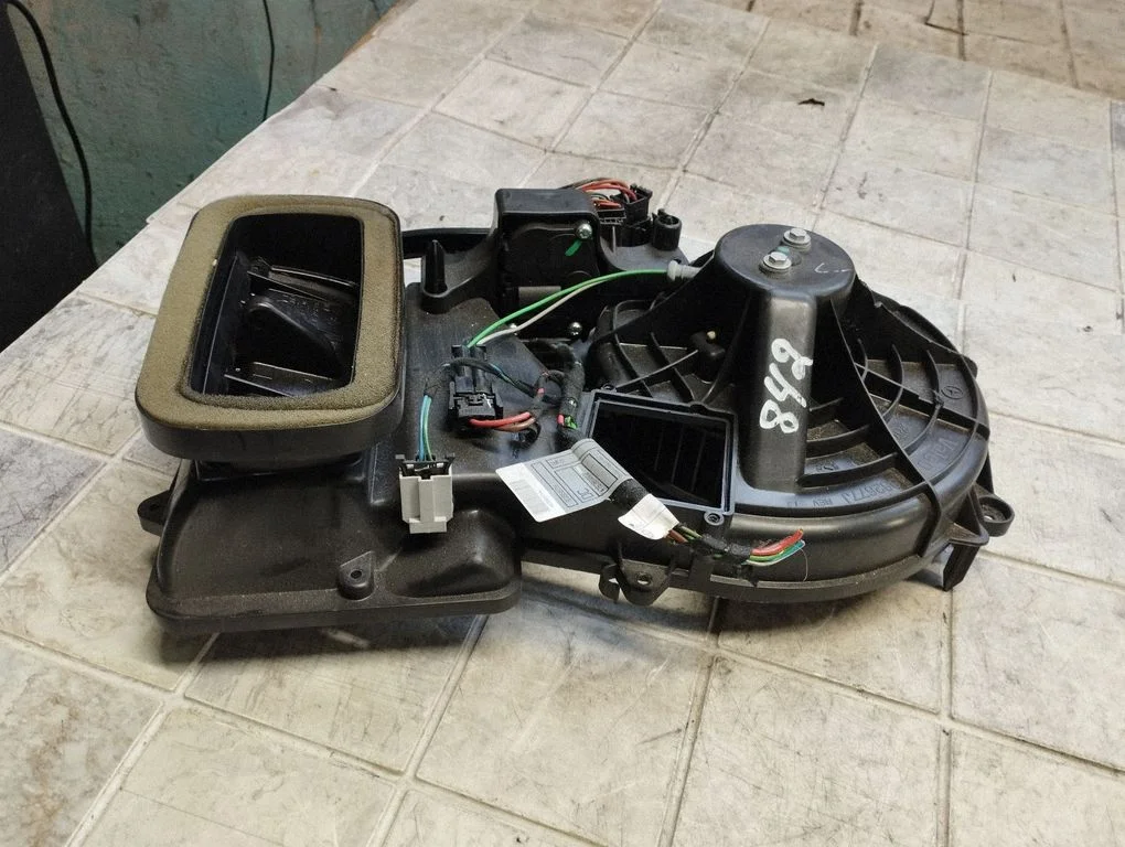 Heater fan/blower – Mercedes-Benz R-Class W251 (2005-2013)