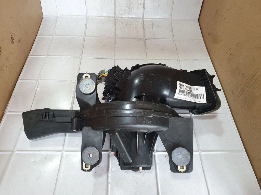 Krāsniņas ventilators/pūtējs 9683441680