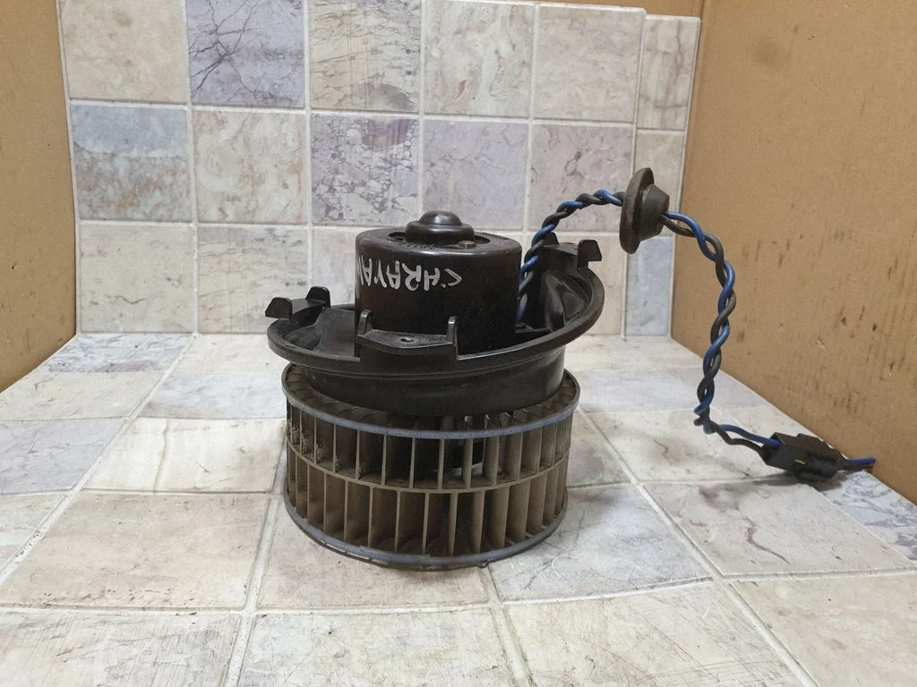 Salongipuhur – Dodge Grand Caravan (1996-2000)
