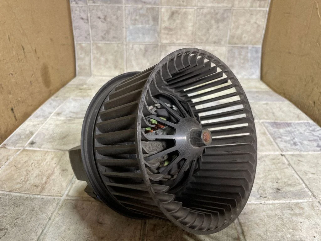 Krāsniņas ventilators/pūtējs – Ford Mondeo MK IV (2007-2014)