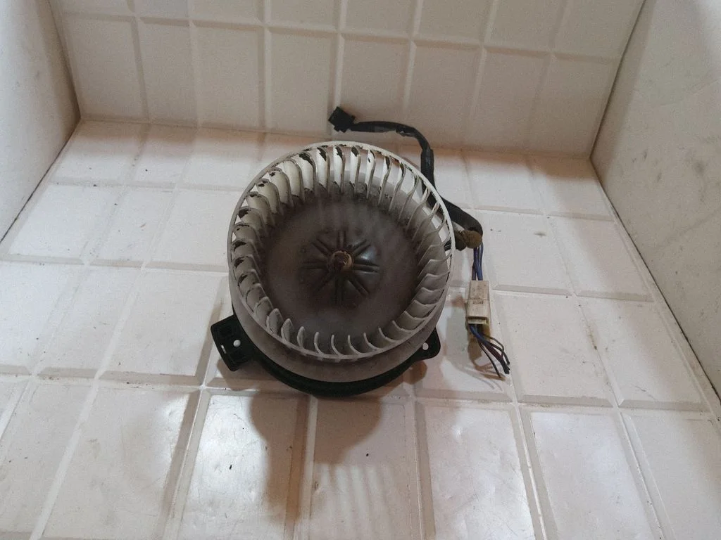 Heater fan/blower – Toyota Yaris Verso (1999-2005)