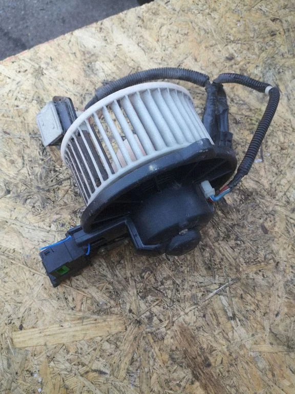 Salongipuhur 894000 – Suzuki Esteem Baleno (1995-2001)
