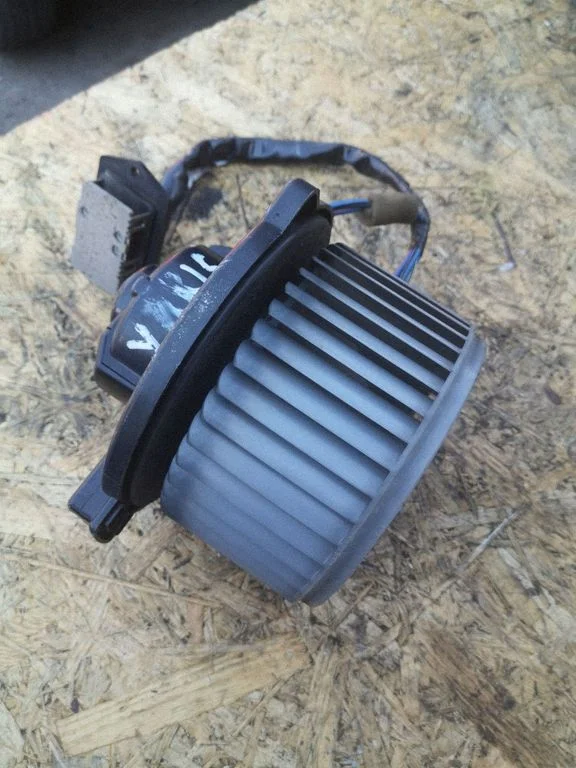 Heater fan/blower – Toyota Yaris Verso (1999-2005)