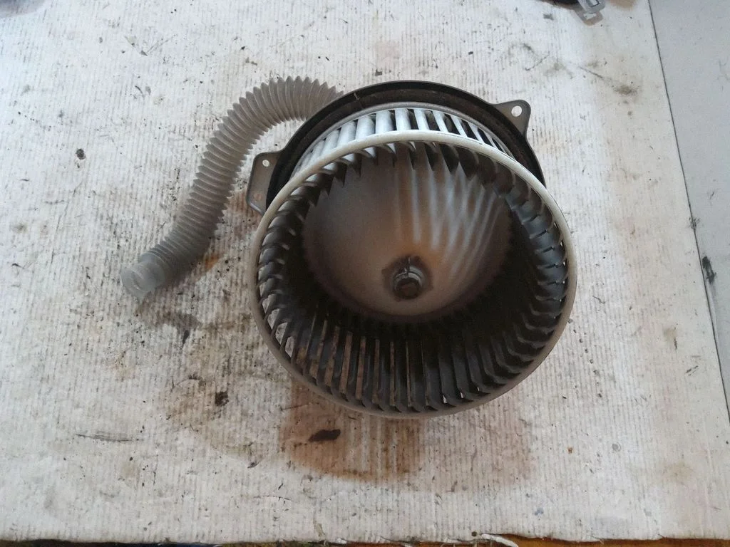 Dmuchawa nawiewu HB111GE4T